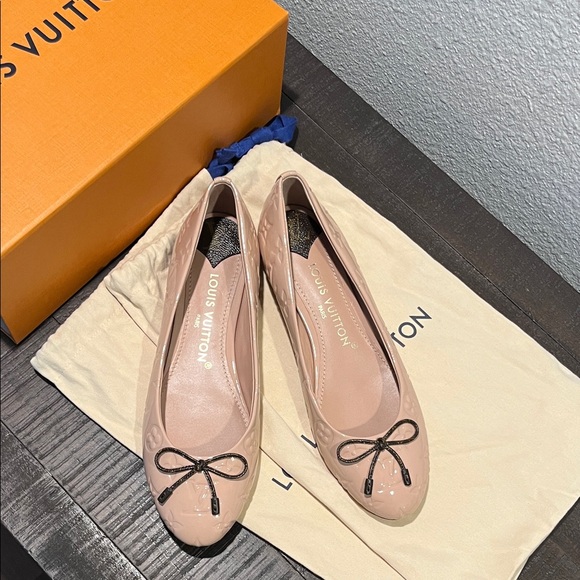 Louis Vuitton Nina Ballerina Flats - Picture 2 of 10
